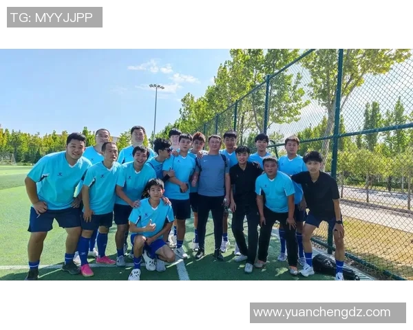 如何轻松找到与足球明星的合影照片技巧分享