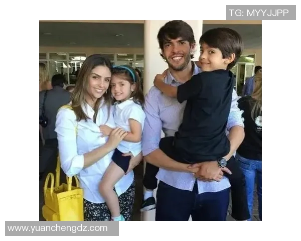 巴西足球明星卡卡前妻的生活与事业转型揭秘